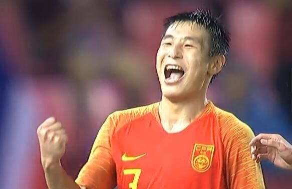国足2:0泰国,武磊双响证明自己,颜骏凌发挥出色