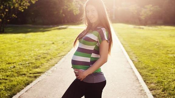 孕21周产检偏小一周,吃孕妇奶粉拉肚子,对宝宝