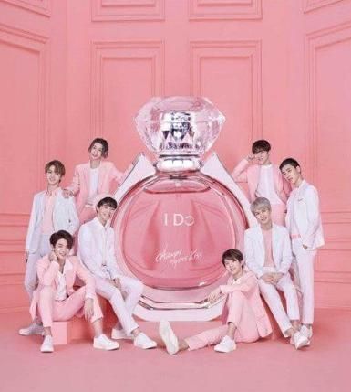 蔡徐坤,汪涵微博:蔡徐坤录制天天向上,舞台已证实了散团一事?_【快资讯】