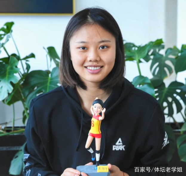 中国女排9大球员收到新年礼物 曾春蕾:这是老