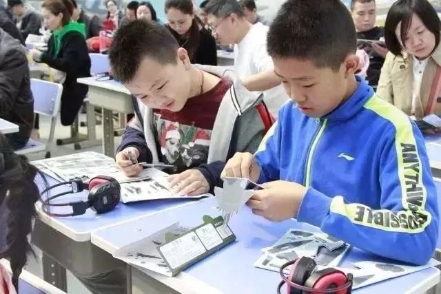 开飞机啦！中航工业游，让您的孩子0距离体验航空科技！