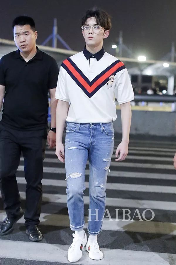 杜鹃素颜完败?刘诗诗就是行走的白炽灯!