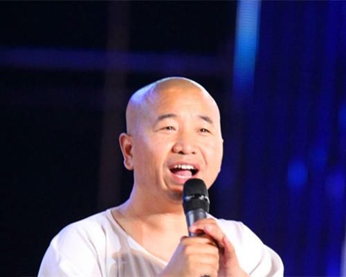 《我和我的家乡》范伟再次证明，离开赵本山是对的，要靠实力说话