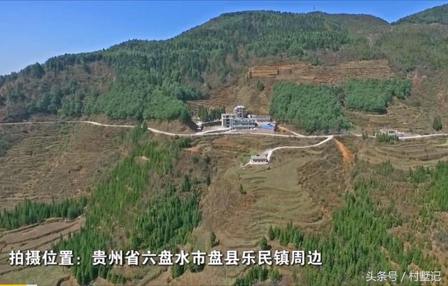 贵州农村，兄弟二人外出打工多年，回家大山里建起了别墅