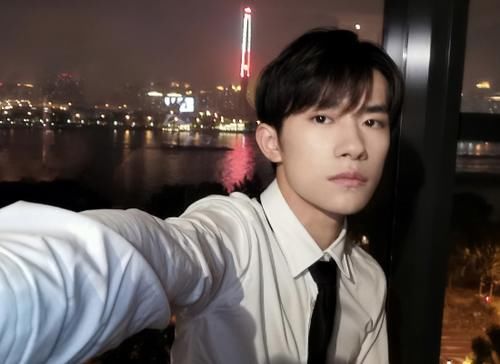 像易烊千玺声音的人