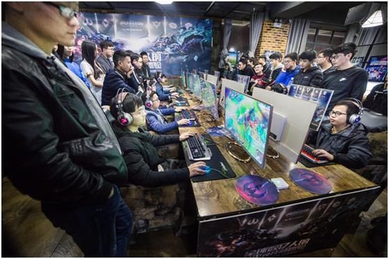 【安徽】校园创意助力英雄联盟S8季前赛,秀无