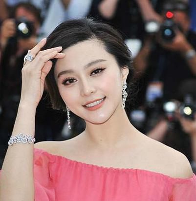 范冰冰低调复出改行卖面膜?众网友戏称:脸怎么