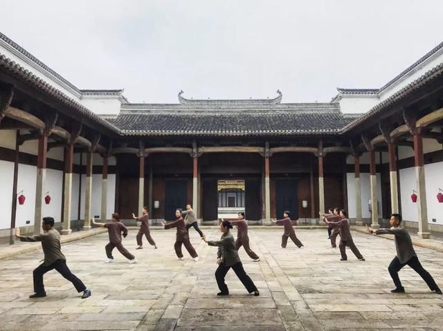 上海也有极致的避世酒店!仅靠35间别墅和一座古戏台成为江浙最向