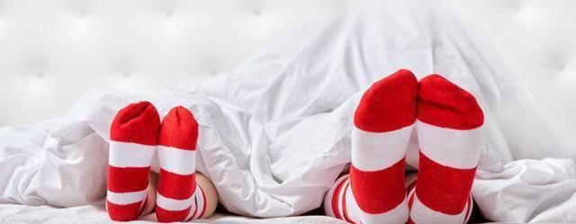 啥?大冷天不要给宝宝穿袜子睡觉?读完秒懂!