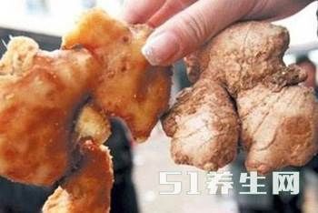 这2种食物含大量“毒素”，高温都烫不死，损害肝脏！赶紧别吃了