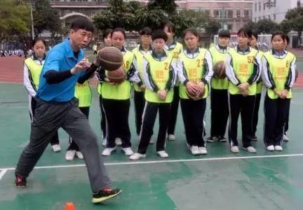 体育老师学校招聘