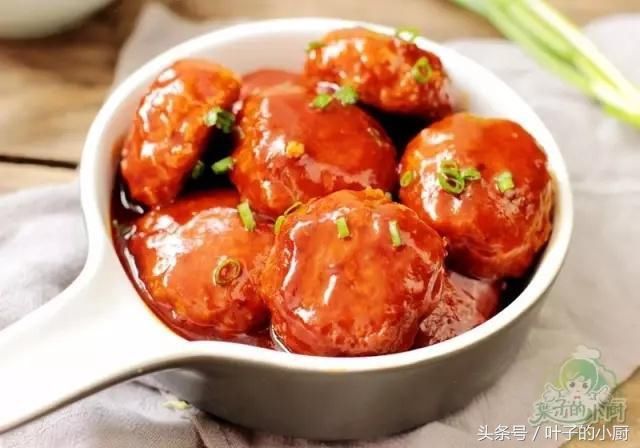 年夜饭菜单巧搭配：4荤5素1汤1主食1甜点，100多元，2小时就搞定