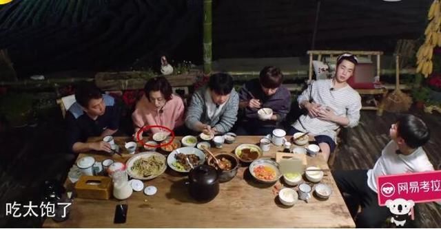 正常吃饭会不会胖 t011b4f2aa0f017d8bd.jpg