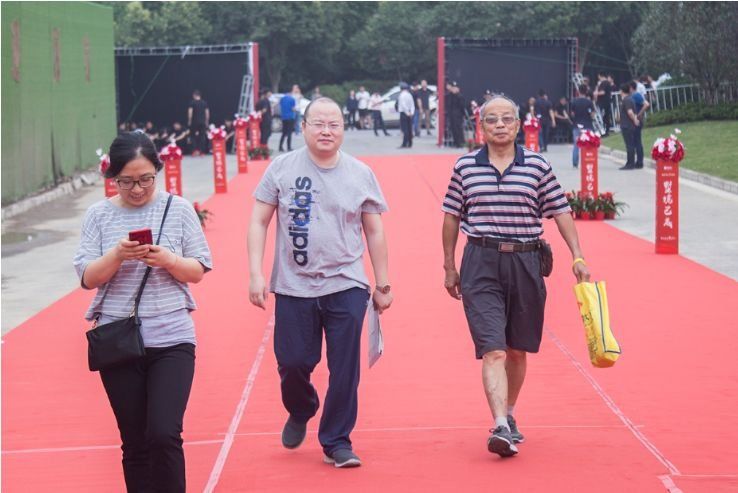 美图直击| 方山别墅盘首批房源盛大交付，南京首个体育+别墅区美