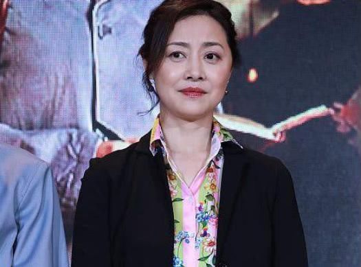 初婚嫁导演二婚又嫁导演，离婚后成女强人，今与前夫复婚生活幸福