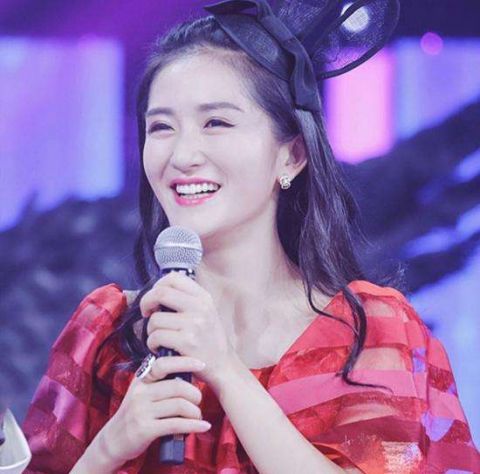 王一博主持的春晚