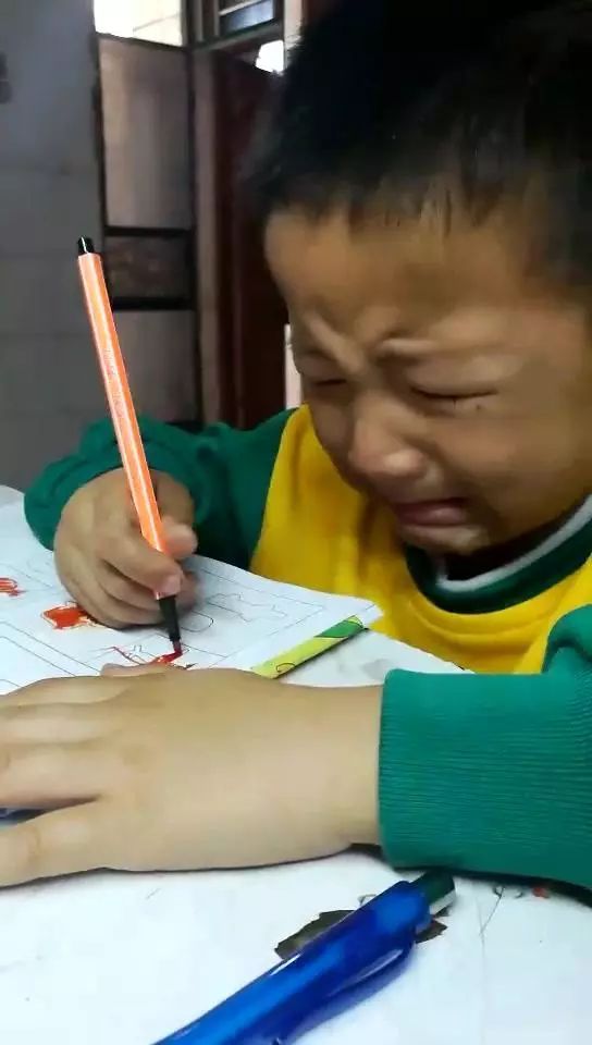 一块橡皮,就能看出孩子上课不认真?老师放话: