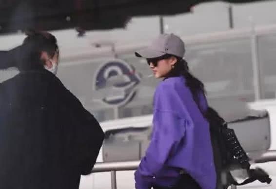 关晓彤探班鹿晗,关晓彤一个动作,网友:这就是爱