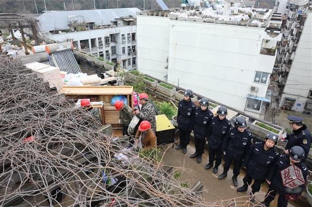 武汉美化黄鹤楼俯视线，进行最大规模拆违