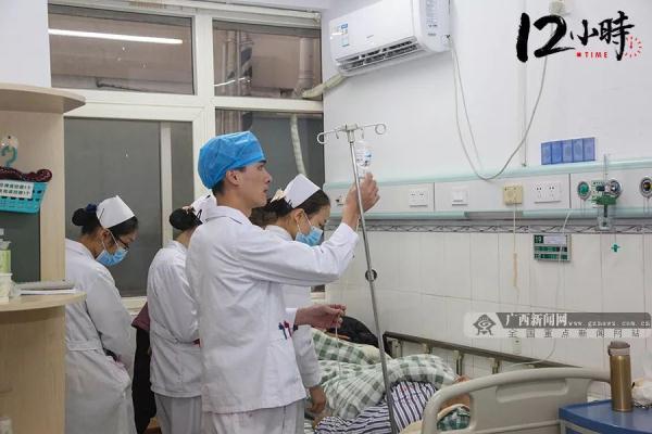 【12小时】90后男护士刚强又细腻 护理工作