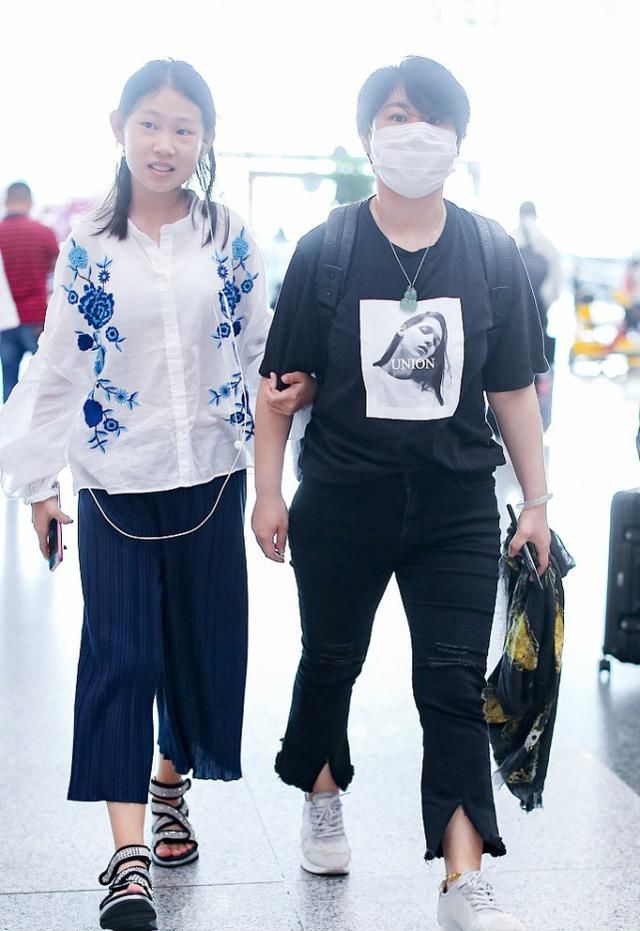 小沈阳沈春阳12岁女儿近照曝光,网友:说好的女