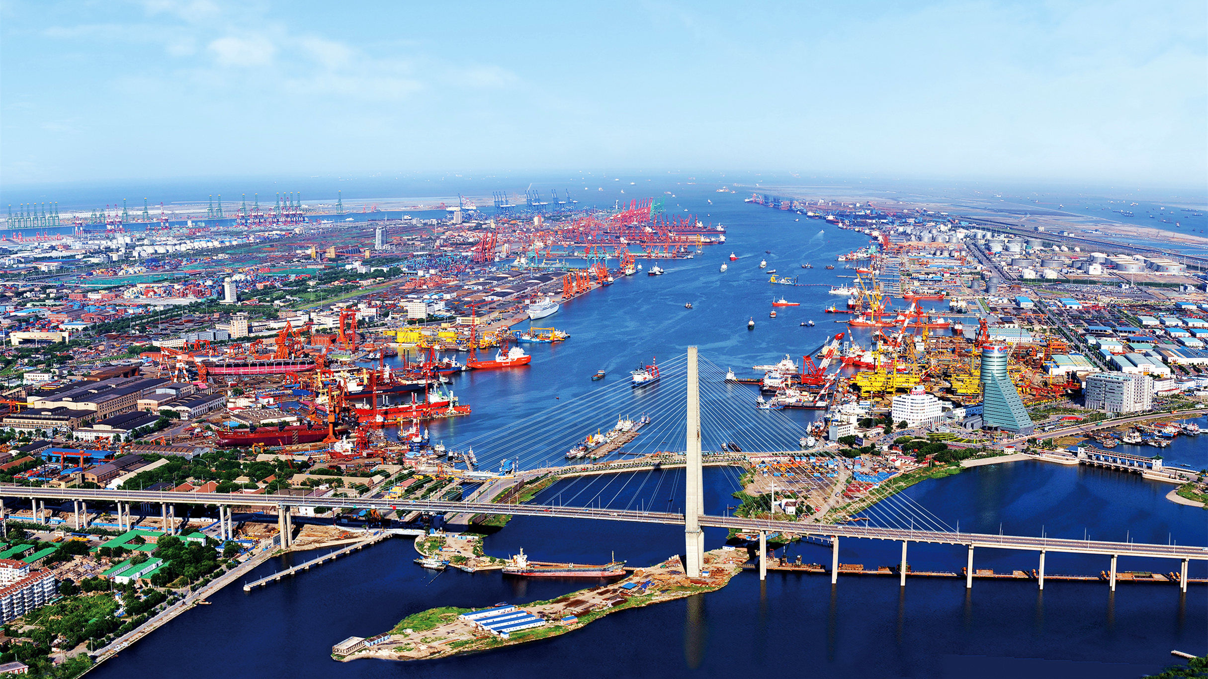 港珠澳跨海大桥,造价720亿,香港到珠海30分钟