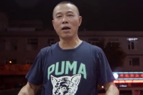 广州最生猛的饭店,点菜全都靠抢,网友:没想到你