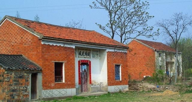 想把农村的老房子拆了，在基地上重新盖新房子，需要办哪些手续？