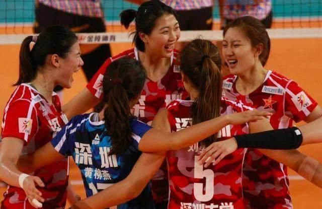 八一女排迎四强关键战 袁心玥李静上演正面对