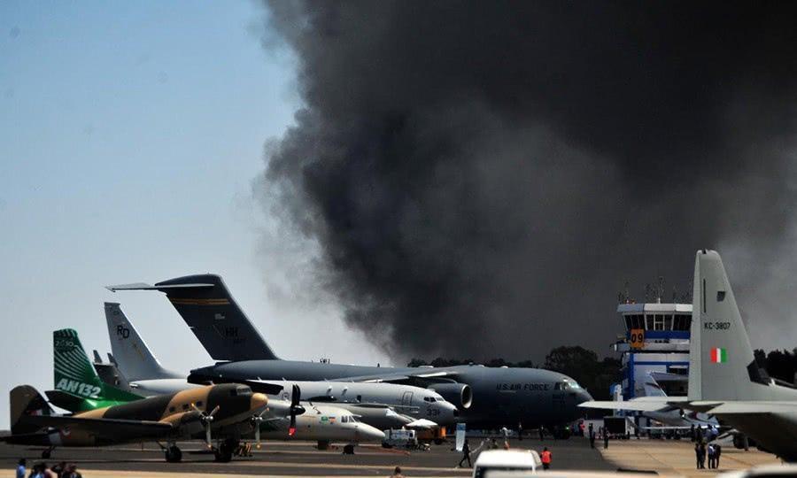 印度国产战机高调亮相,改进版加装了鸭翼,性能