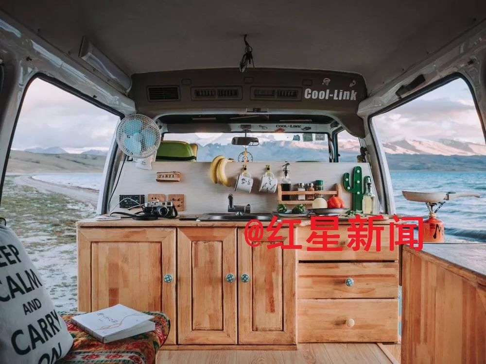 广州情侣自驾面包车环游中国走红 公安部门：浪漫，但涉嫌非法改