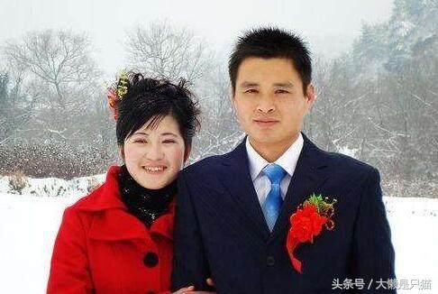 我照顾瘫痪的婆婆八年，儿子临近结婚大姑姐送来厚礼，我泣不成声