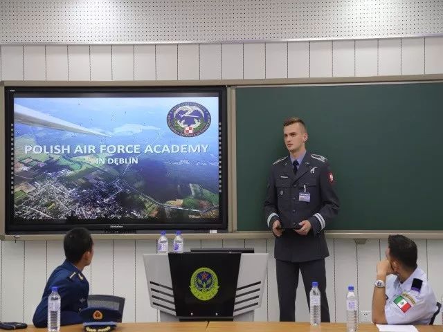 航空大学欢迎你!2018空军航空大学招生简章