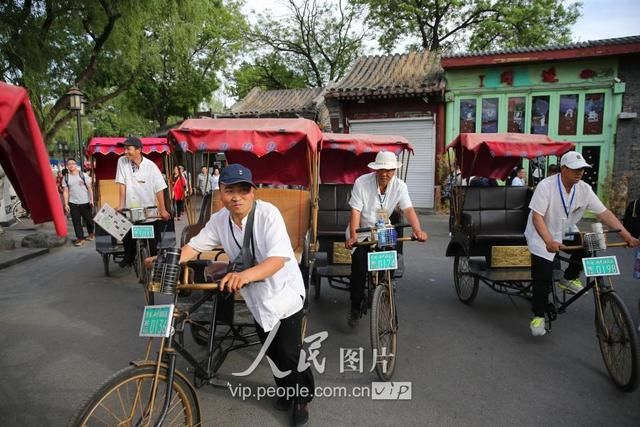 “北京蓝”映衬下的美丽什刹海