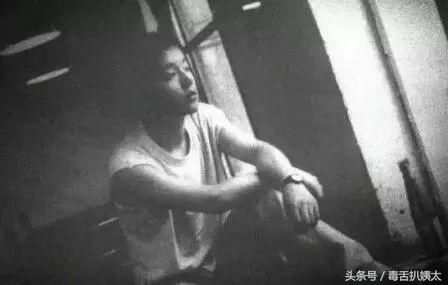 新年窦靖童成了表情包,谁还记得窦唯当年也是帅翻天?