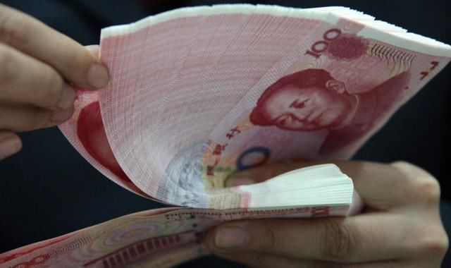 假如你去银行取款上千万,会发生什么事呢,怎么也想不到!