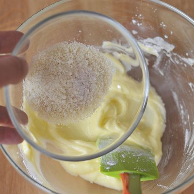 迷你菠萝奶油树莓挞