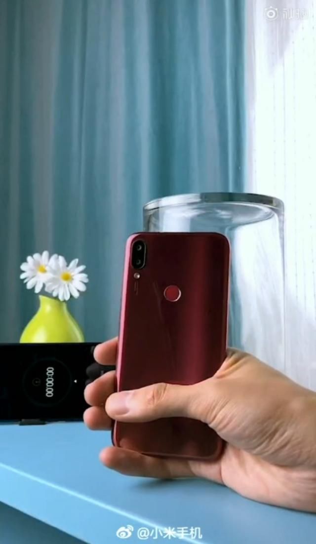 小米Play发布会现场,雷军要挑战吉尼斯世界纪