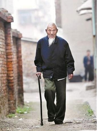 临朐县开始发放2018年度高龄补贴 90岁以上老