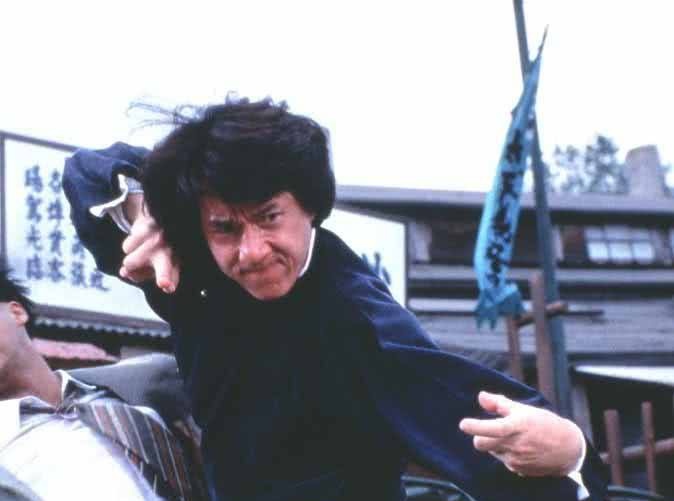 成家班旗号被利用行骗,成龙在线打假:大家小心