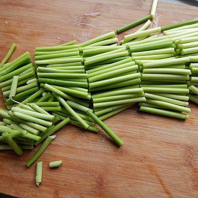 耗油蒜苔炒土豆丝