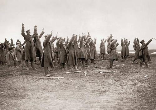 一战老照片:沙皇尼古拉二世出镜,俄军士兵在东