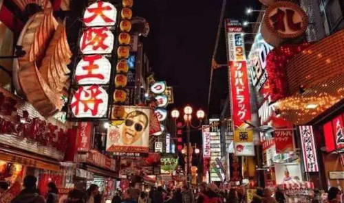 实拍日本女孩最爱吃的一种美食：就是吃法很特别，好多人无法接受