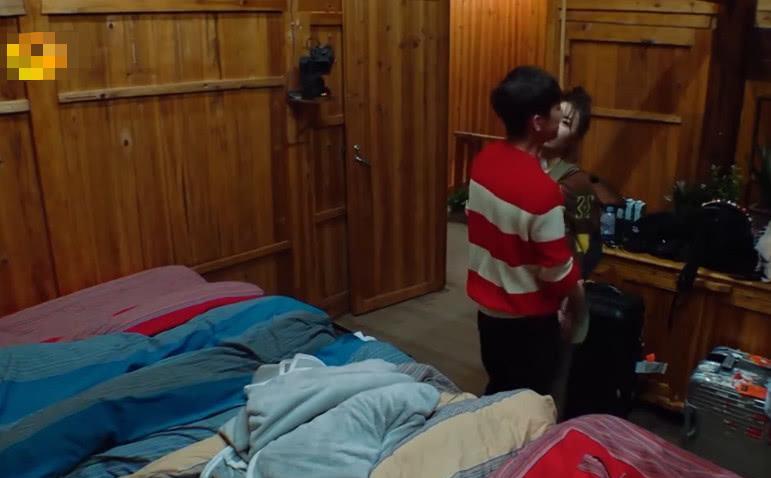 黄雅莉想上快本唱歌,谁注意到何炅说了啥?看完