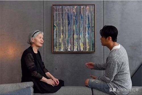 周杰伦多次夸赞妈妈时尚，看到照片，一般人比不了这种潮范