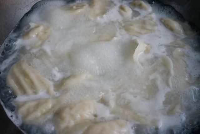 这两样蔬菜经常吃，用它们包饺子你试过吗?真好吃!