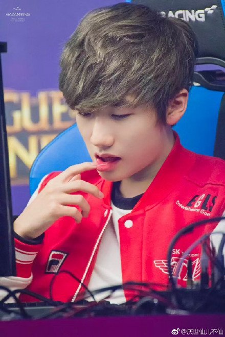 谁是电竞圈的颜值担当:LOL电竞选手的帅哥比