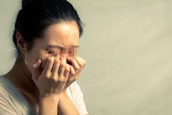 淘气儿子翻出婆婆的一样东西后，我决定以后改口叫妈