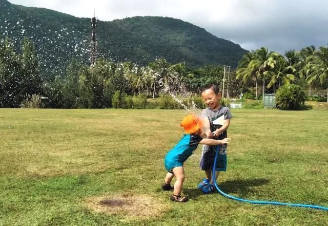 辣妈带娃海南房车行 房车虽小 院子很大