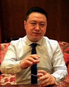 又一个金融大佬跑路:曾与马化腾同台领奖，如今非法集资20亿被通